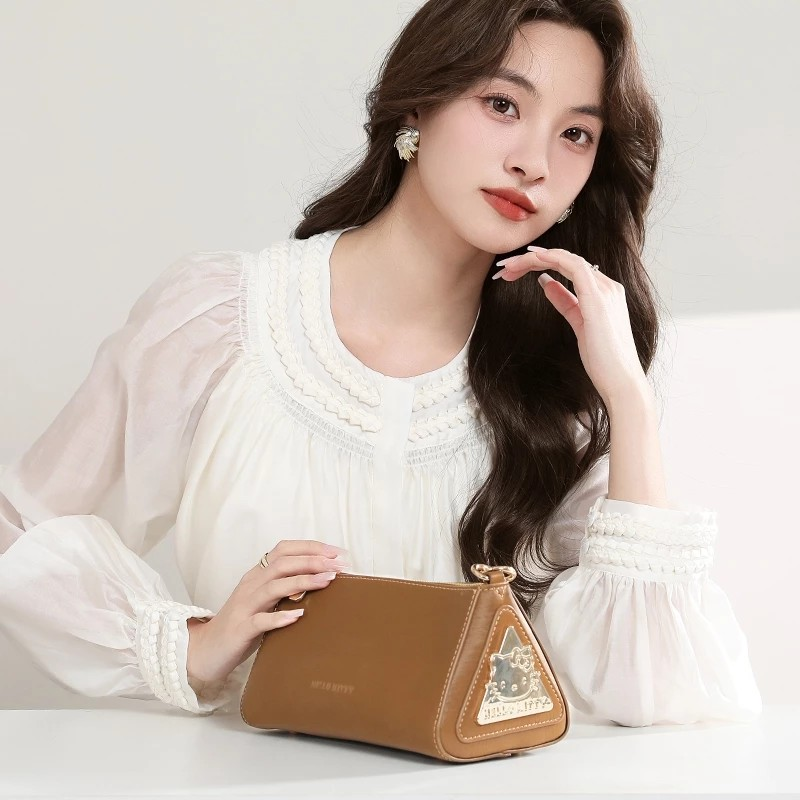 Mesuca Hello Kitty Triangle Bag - Tas Selempang Disney Premium