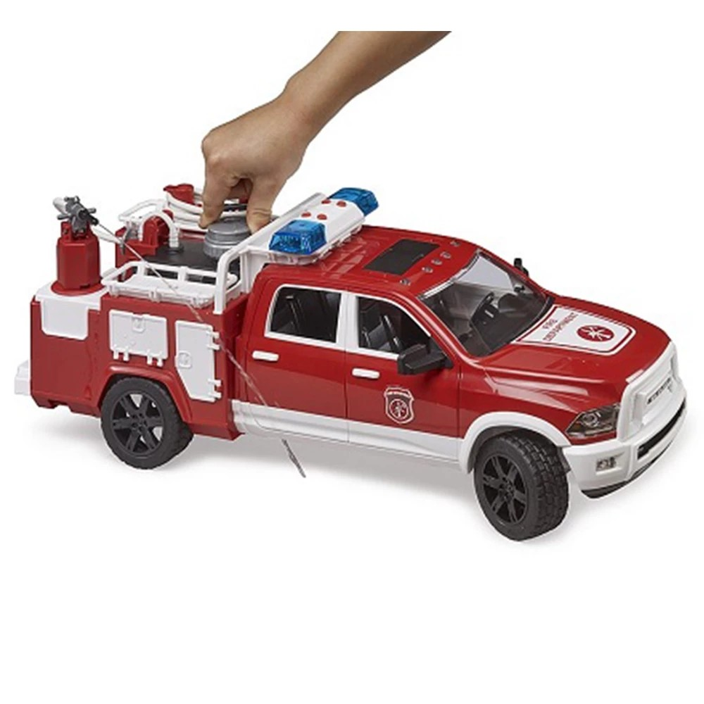 Bruder 2544 RAM 2500 Fire Engine Truck with L+S Module - Mainan Miniatur Mobil Pemadam Kebakaran