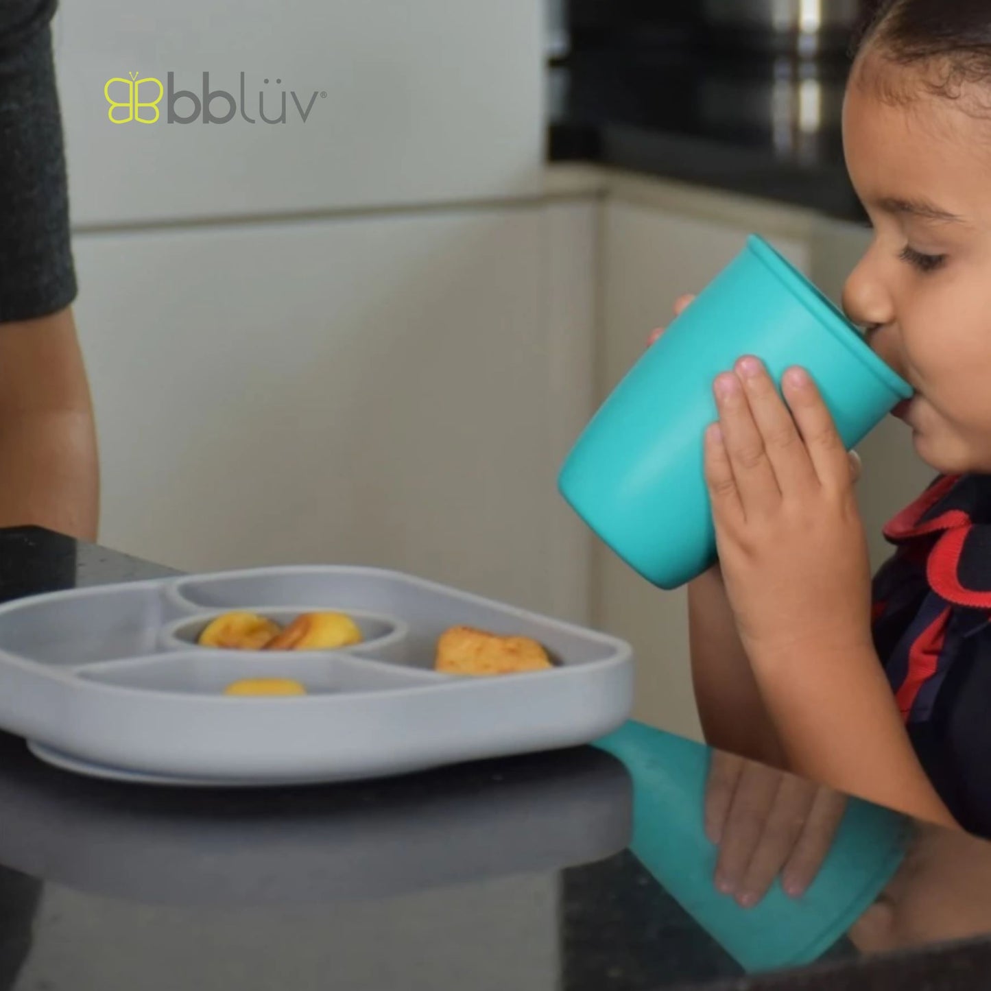 Bbluv Yumi Silicone Plate & Spoon Set - Perlengkapan Makan Anak Praktis dan Anti Tumpah